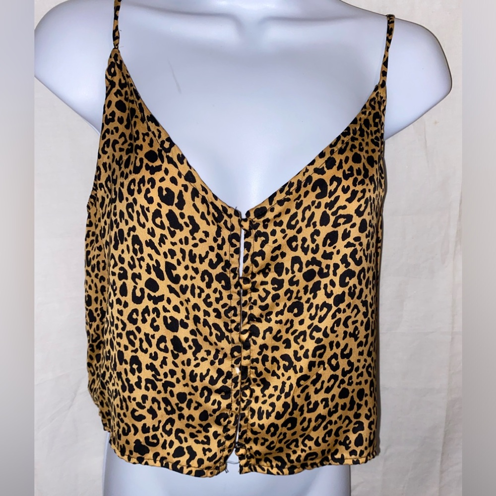 Junior’s size Small WILD FABLE loose-fitting crop top